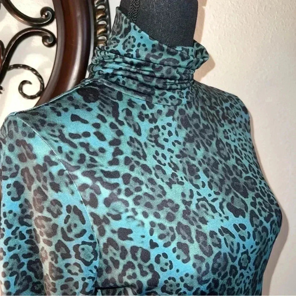 Boston Proper Women’s Green Back Leopard Turtleneck Knit Long Sleeve Top Small - Picture 1 of 16